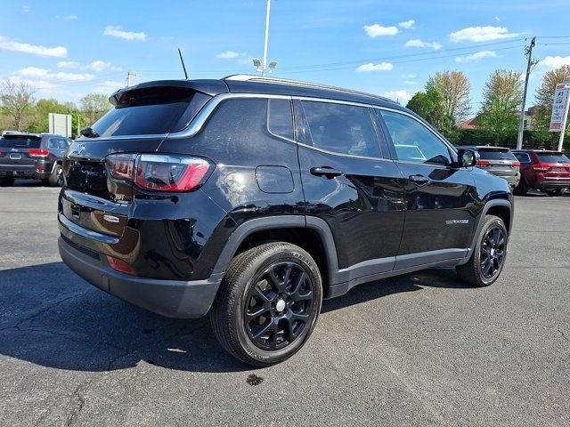Certified 2024 Jeep Compass Latitude AWD/4WD image 8