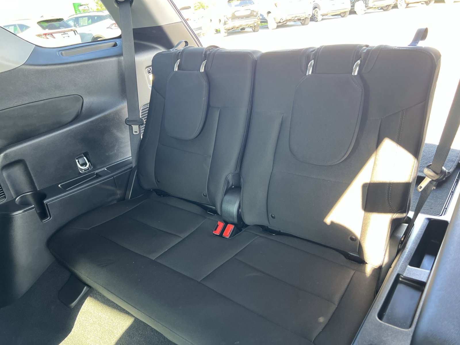 Used 2023 Ford Explorer XLT AWD/4WD image 32