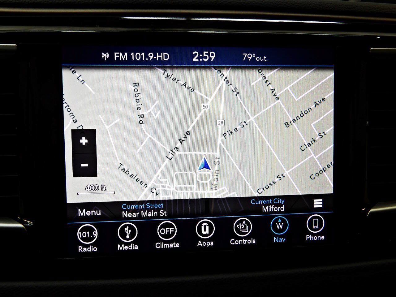 Used 2019 Chrysler Pacifica Touring-L FWD image 16