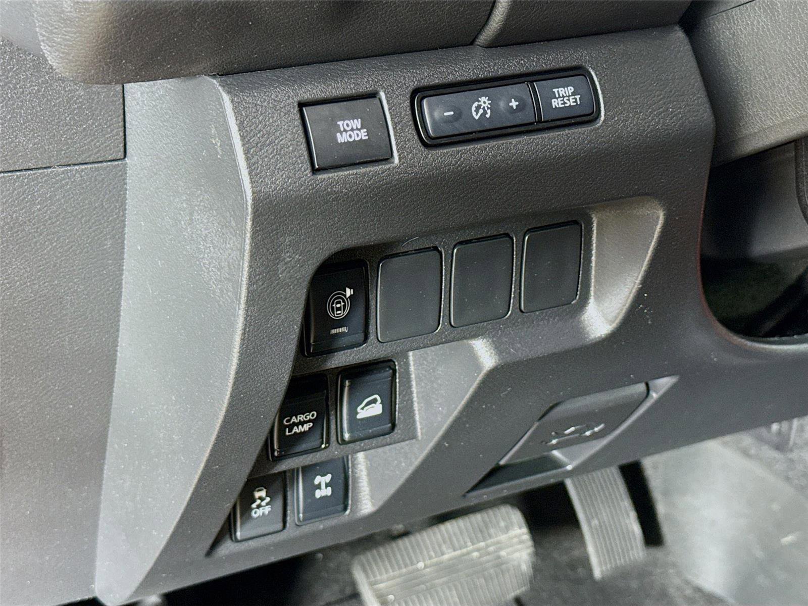 Used 2025 Nissan Frontier PRO-4X image 11