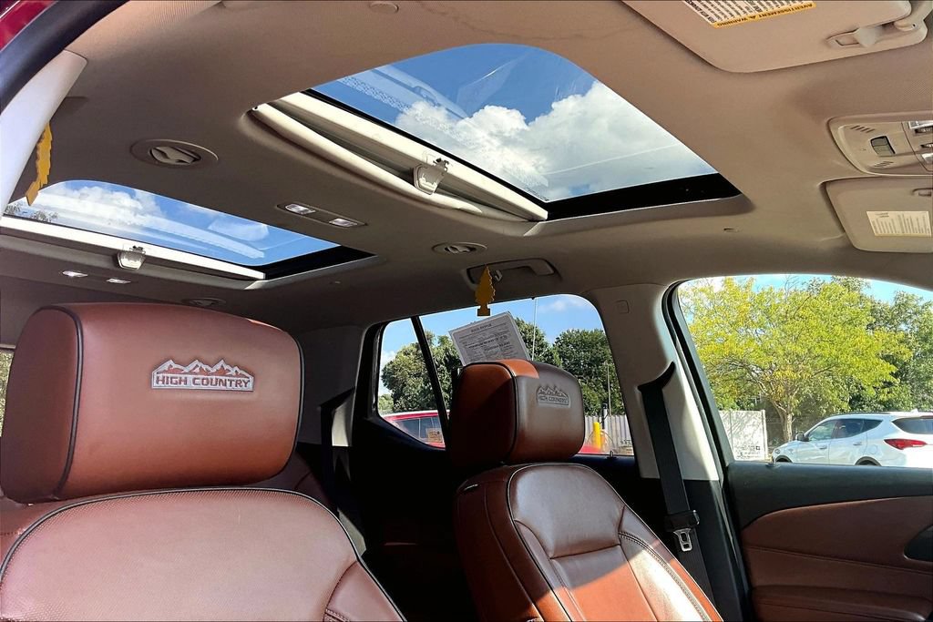 Used 2018 Chevrolet Traverse High Country w/ LPO, Floor Liner Package AWD/4WD image 23