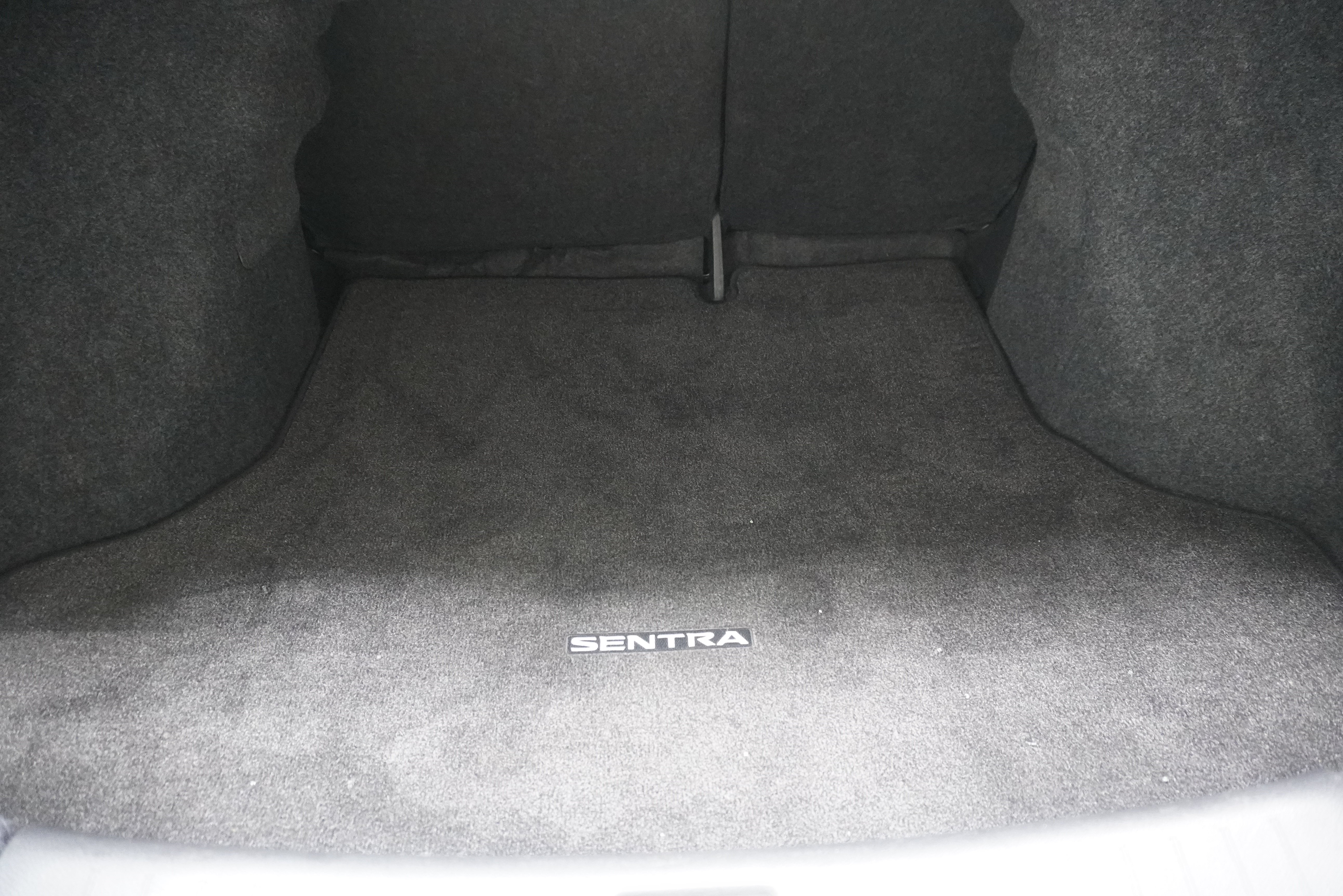 Used 2014 Nissan Sentra SR w/ SR Driver Package FWD image 22