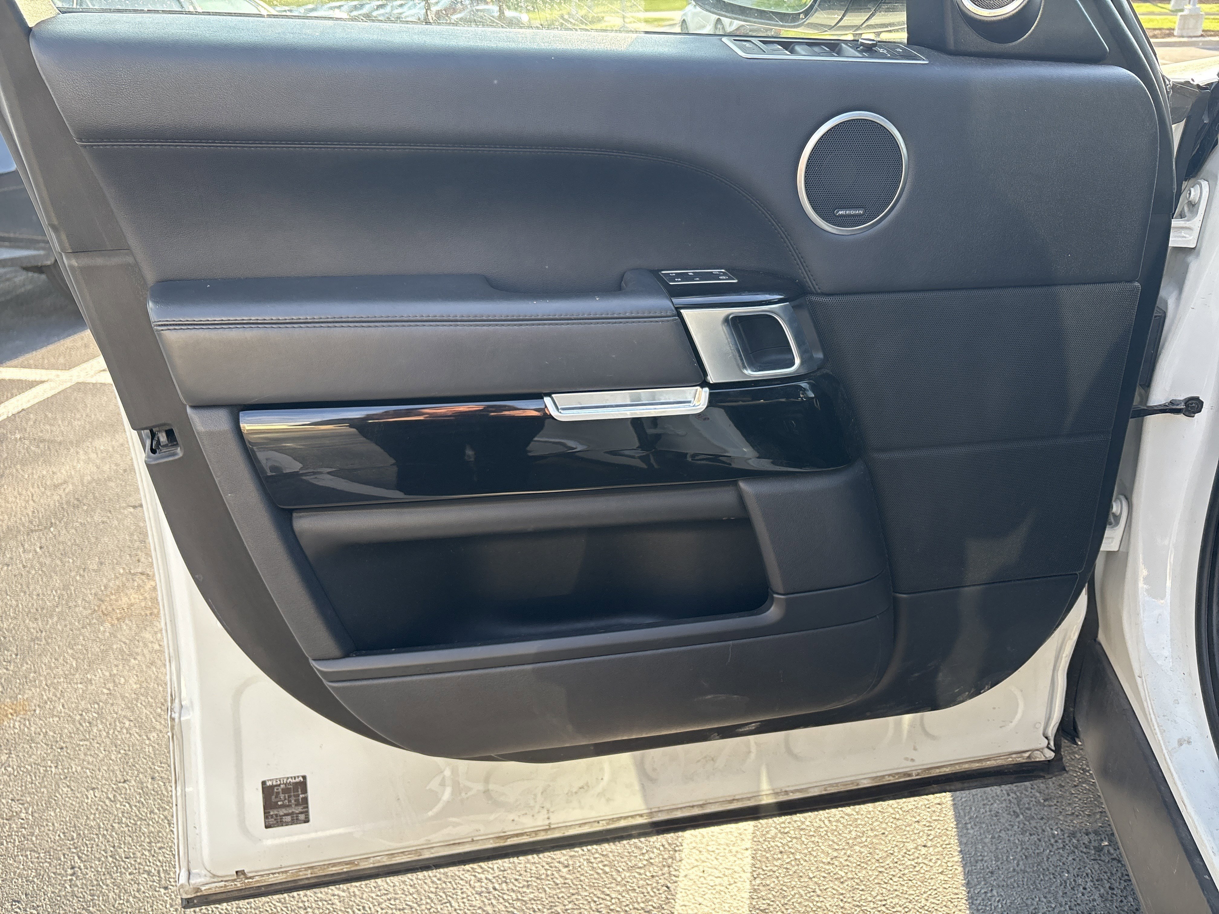 Used 2023 Land Rover Defender 90 X-Dynamic SE AWD/4WD image 14