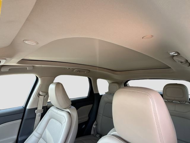 Used 2022 Lincoln Corsair Reserve w/ Equipment Group 201A FWD image 28