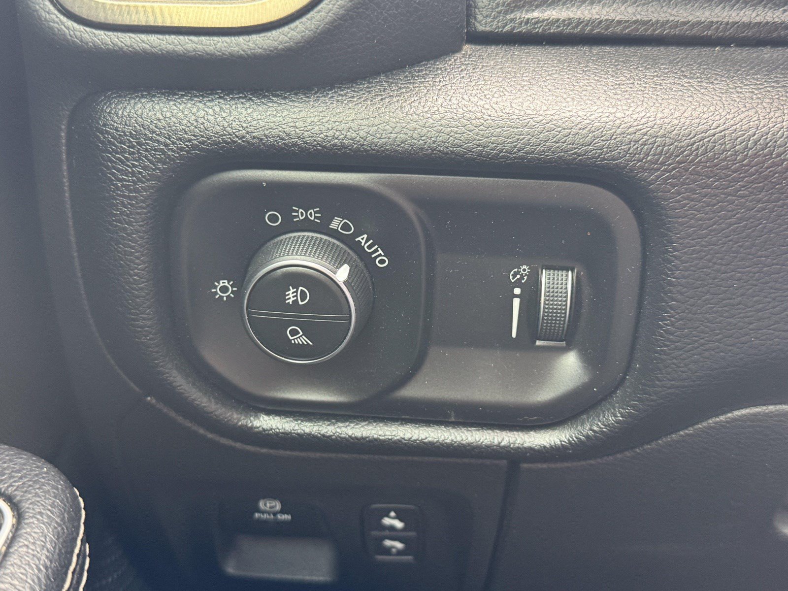 Used 2020 RAM 1500 Rebel w/ Rebel Level 1 Equipment Group AWD/4WD image 38