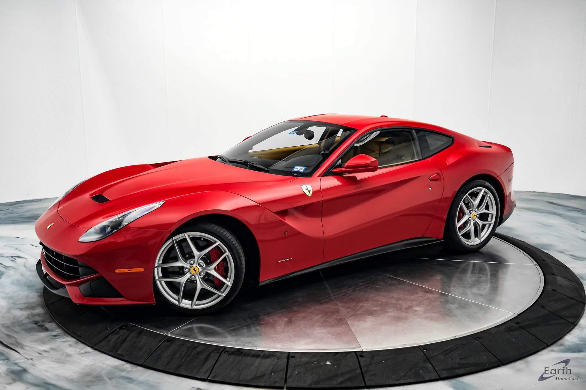 Used 2017 Ferrari F12 Berlinetta RWD image 4