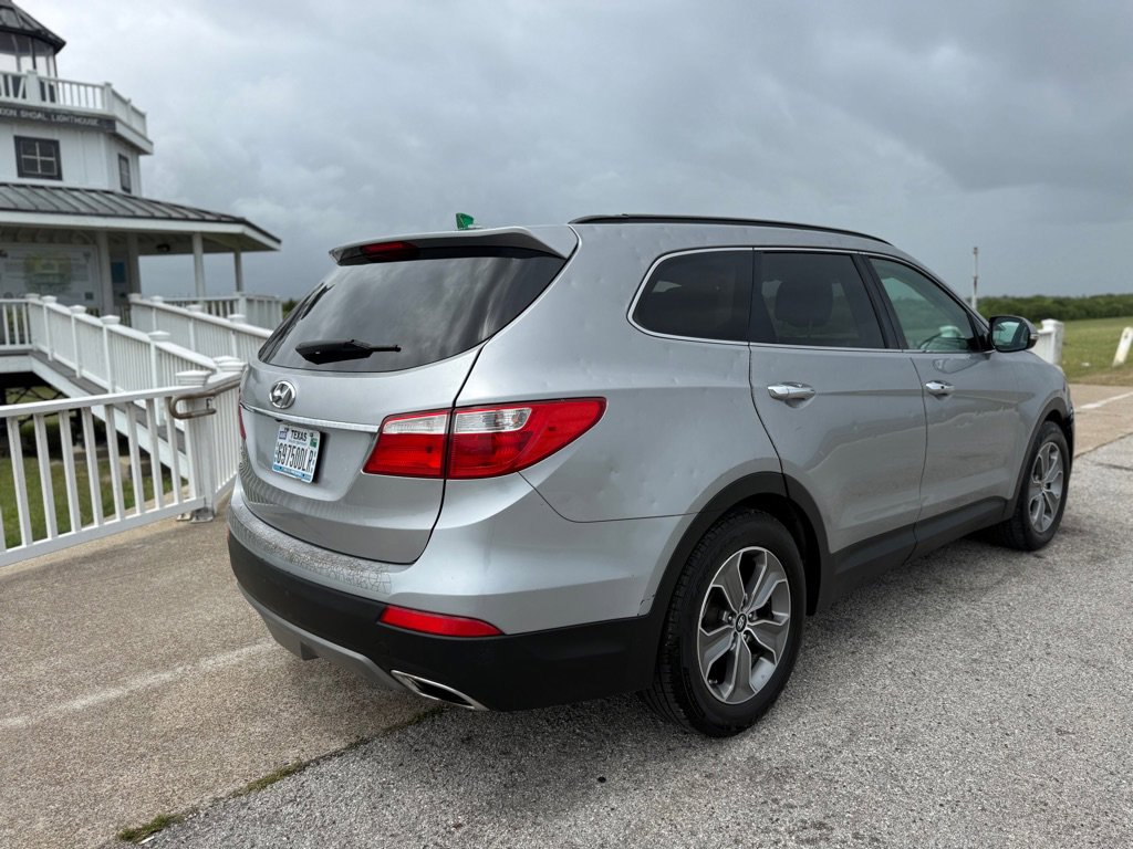 Used 2014 Hyundai Santa Fe GLS image 5