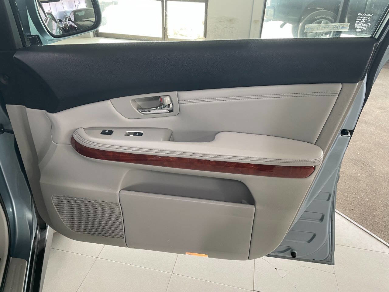 Used 2004 Lexus RX 330 AWD image 27