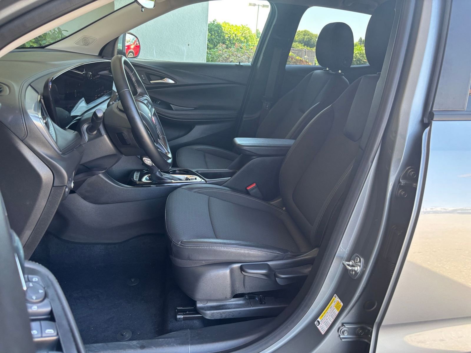 Used 2025 Buick Encore GX Preferred FWD image 37