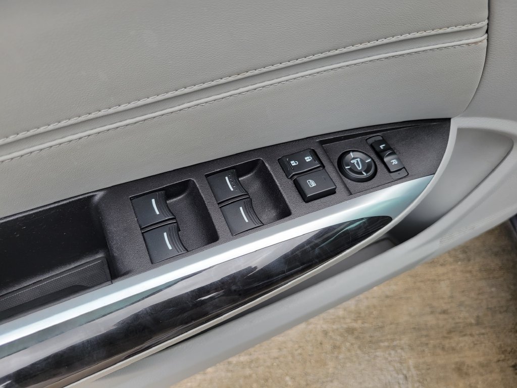 Used 2020 Acura TLX FWD image 17