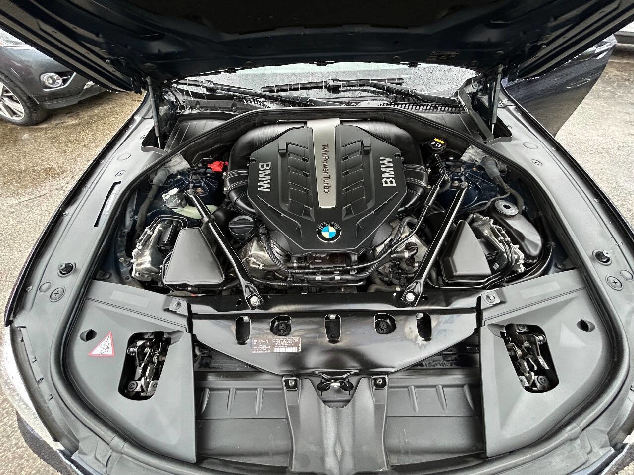 Used 2015 BMW 750Li xDrive image 15