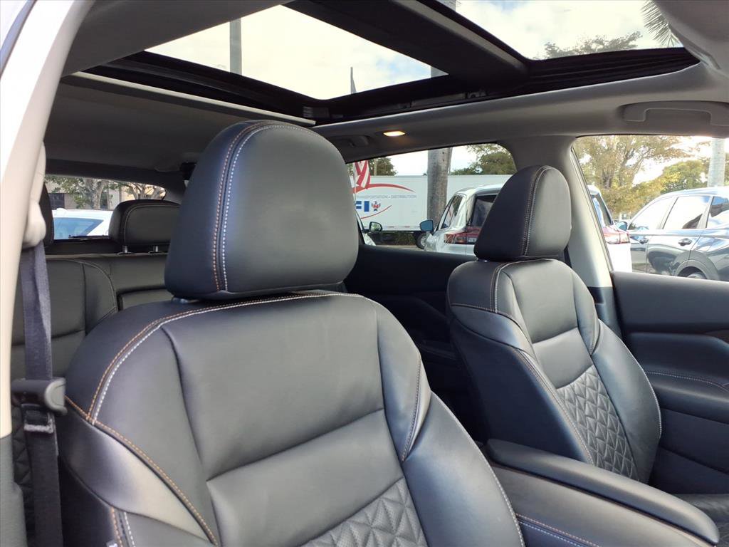 Used 2023 Nissan Murano Platinum w/ Cargo Package image 22