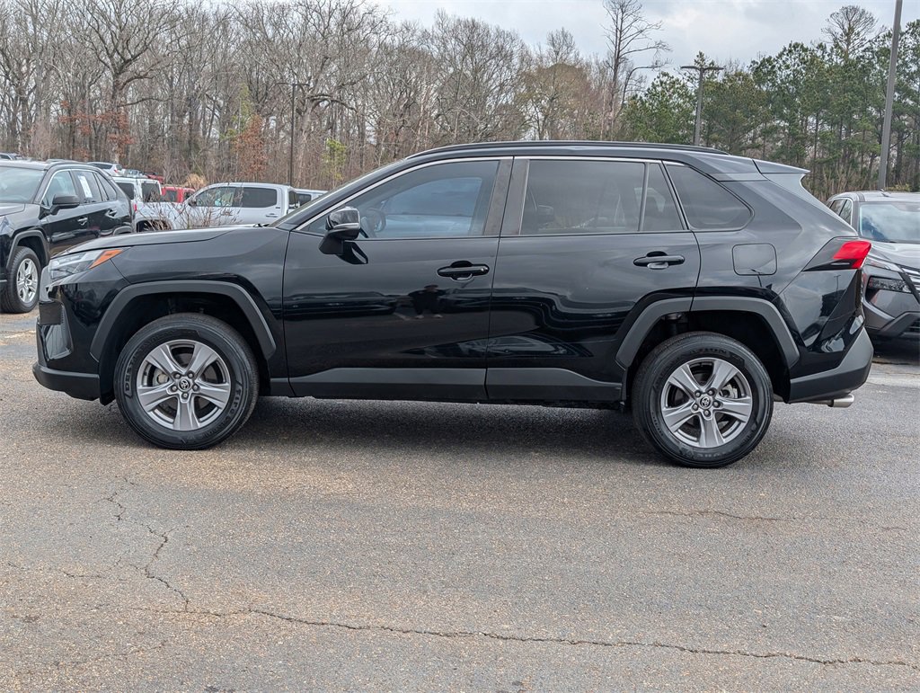 Used 2022 Toyota RAV4 XLE image 8