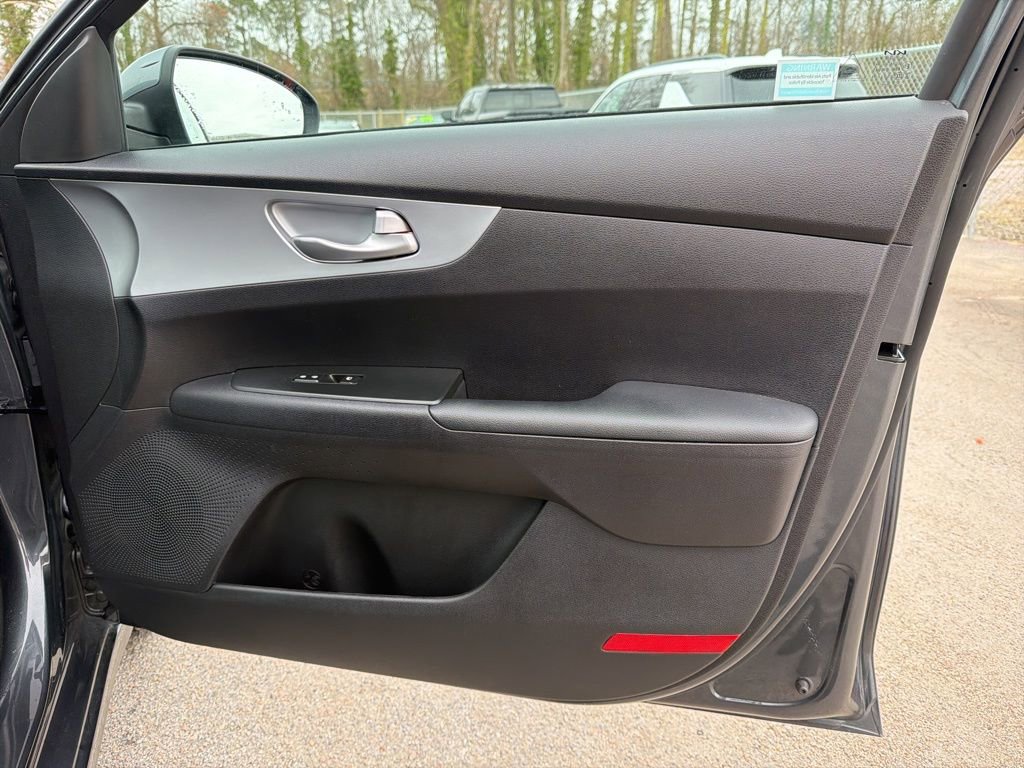 Used 2023 Kia Forte LXS w/ LXS Technology Package image 28