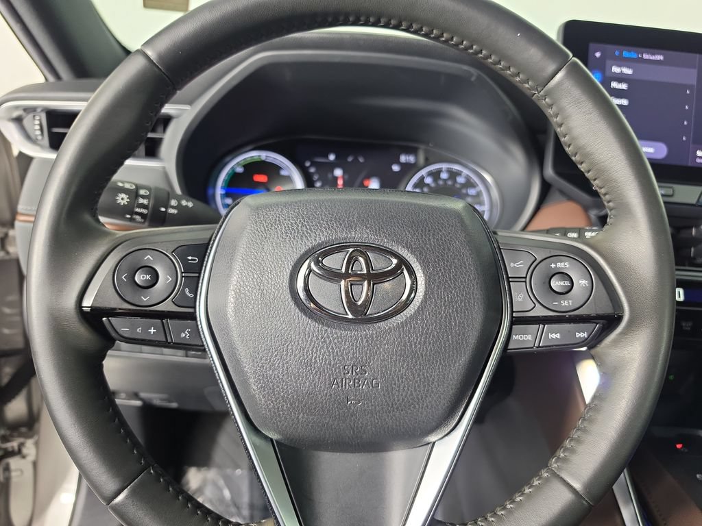 Certified 2023 Toyota Venza XLE AWD/4WD image 15