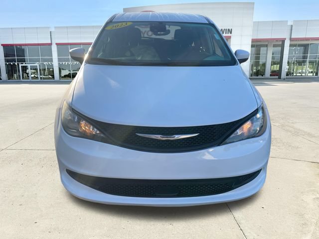 Used 2023 Chrysler Voyager LX FWD image 8