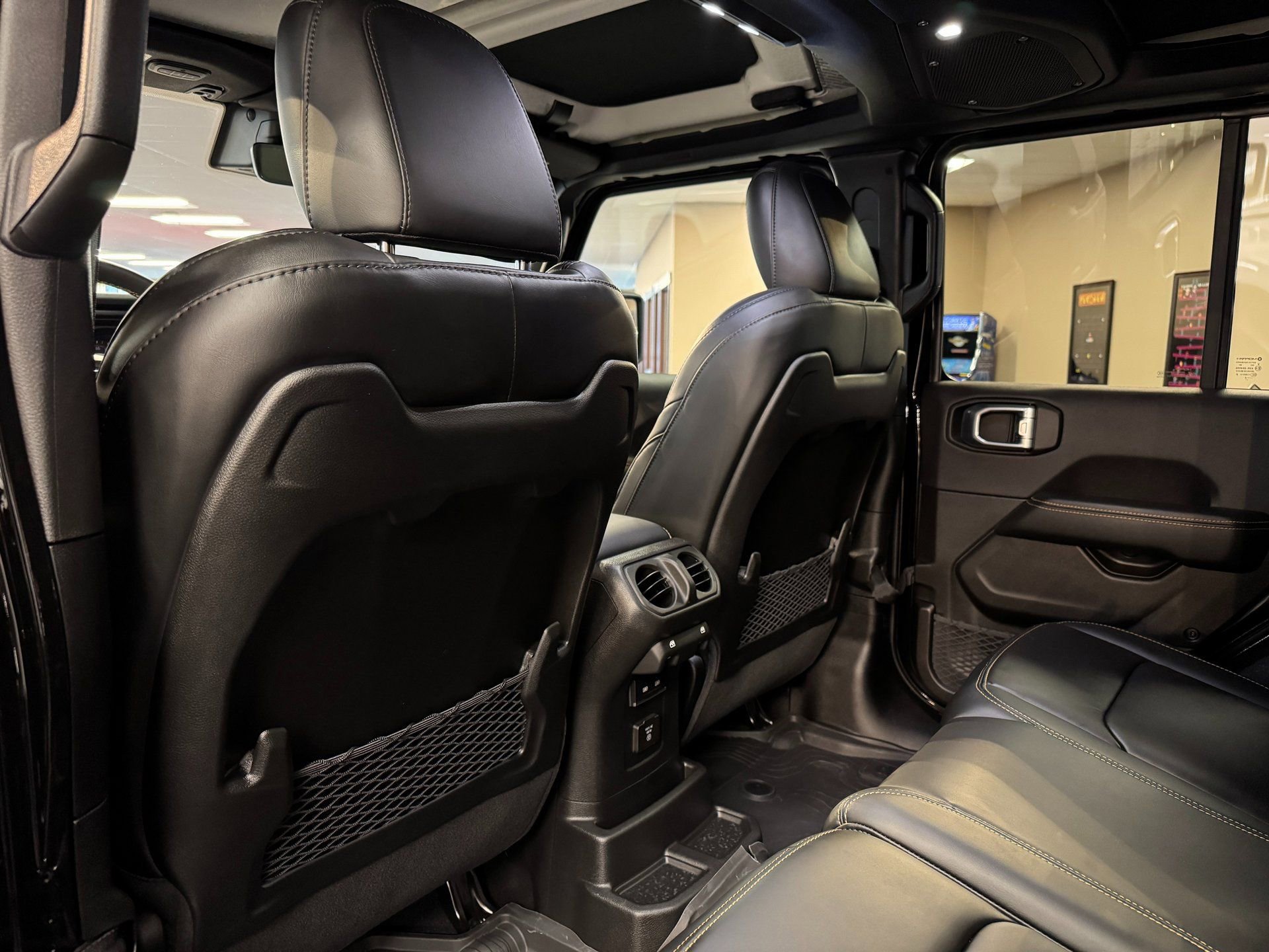 Used 2024 Jeep Wrangler Unlimited Rubicon 392 image 38