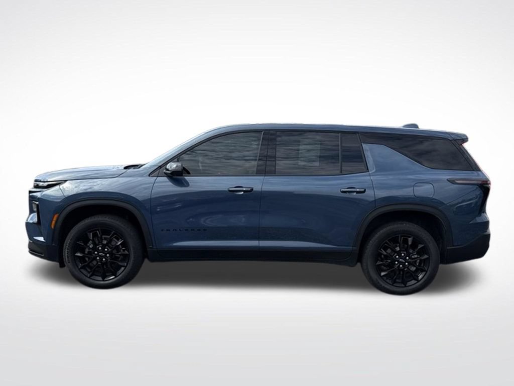 Used 2024 Chevrolet Traverse LS w/ Midnight/Sport Edition FWD image 3