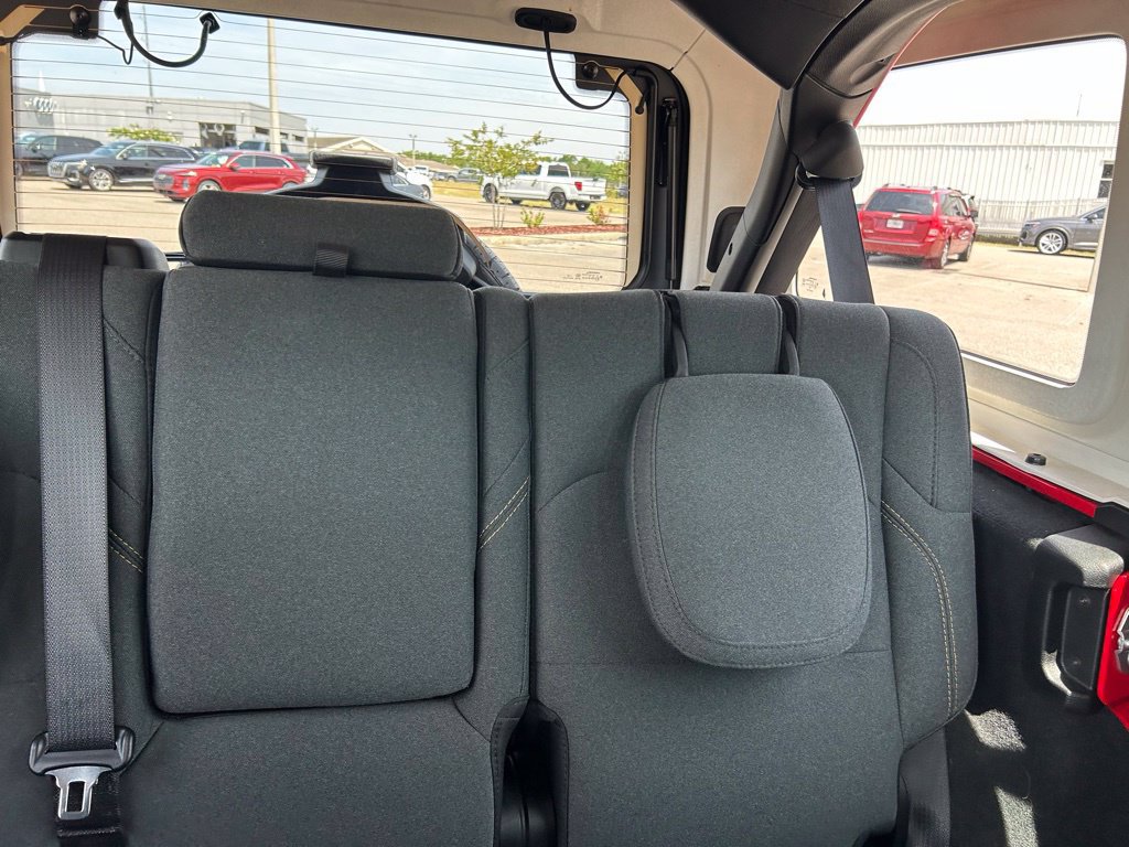 Used 2025 Jeep Wrangler Unlimited Sahara AWD/4WD image 14