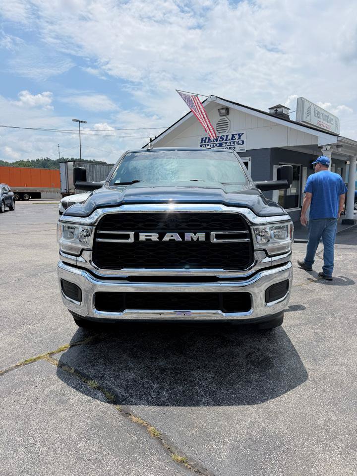 Used 2022 RAM 2500 Tradesman w/ Chrome Appearance Group RWD image 2