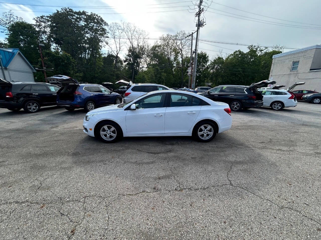 Used 2016 Chevrolet Cruze LT FWD image 4