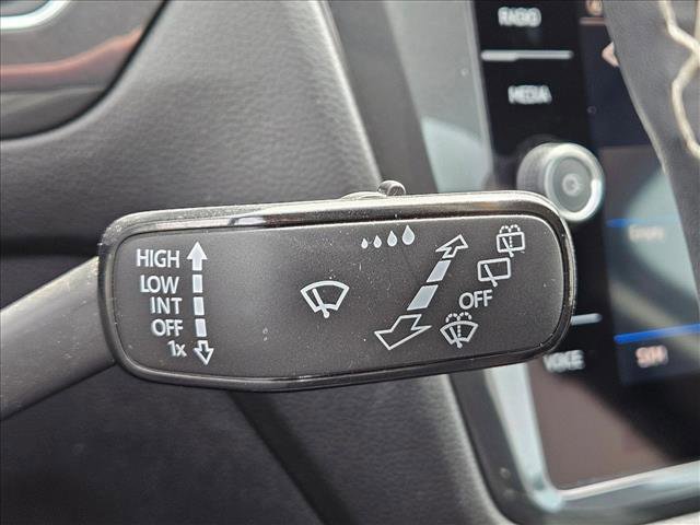 Used 2023 Volkswagen Tiguan SE w/ Panoramic Sunroof Package FWD image 15