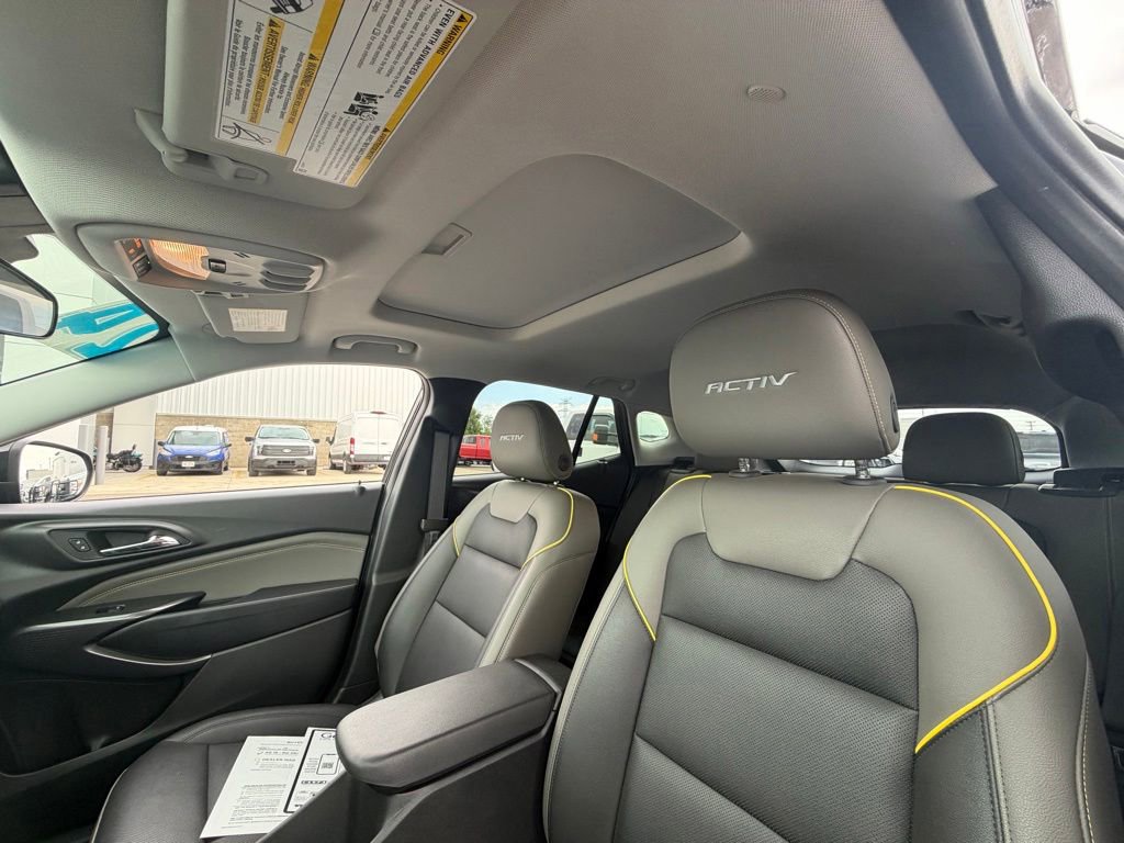 Used 2024 Chevrolet Trax ACTIV w/ Sunroof Package FWD image 16