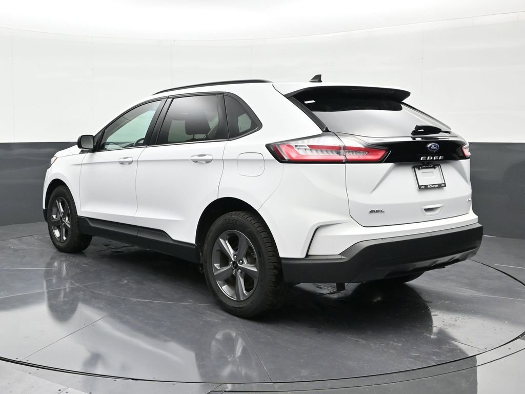Used 2024 Ford Edge SEL w/ Sport Appearance Package image 3