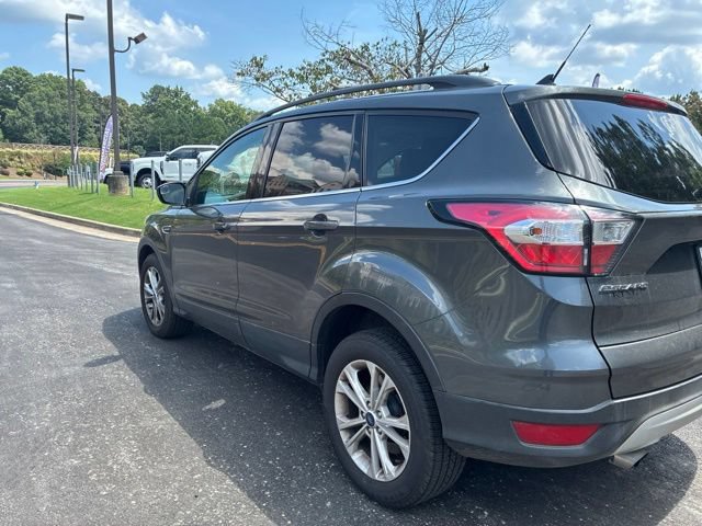 Used 2018 Ford Escape SE w/ SE Sync 3 Package AWD/4WD image 2