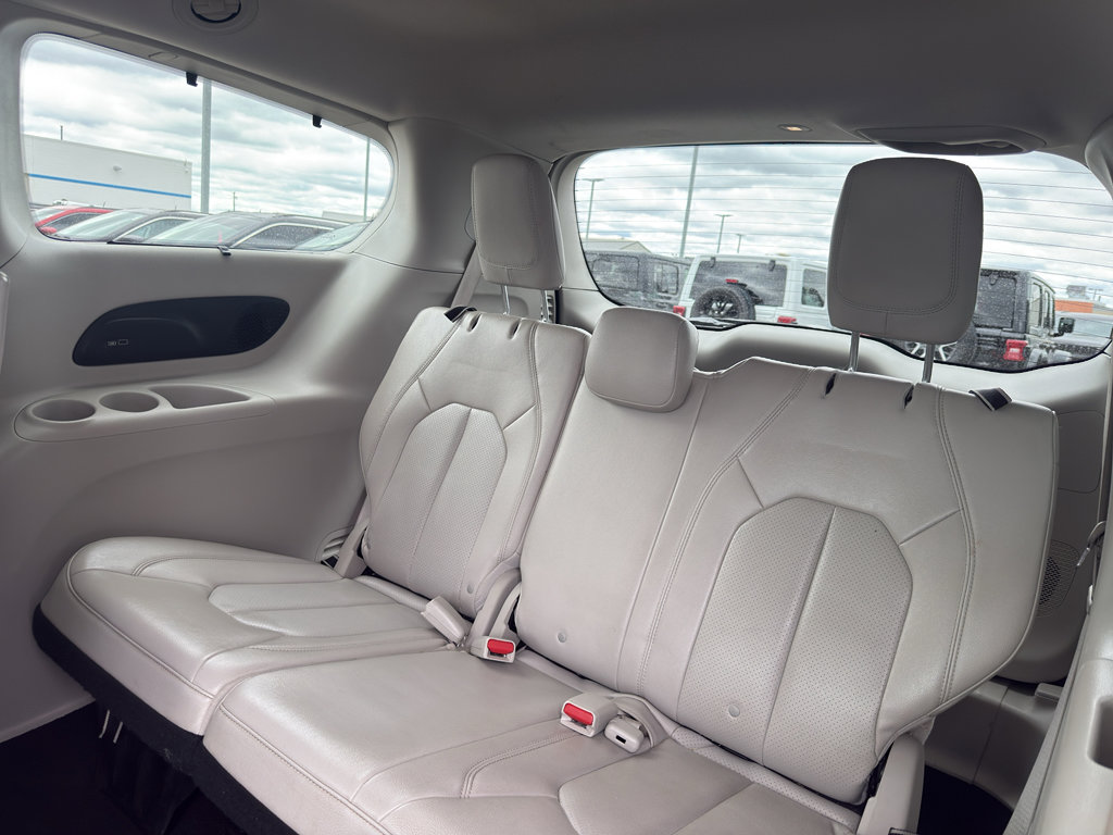 Used 2019 Chrysler Pacifica Touring-L Plus w/ Tire & Wheel Group FWD image 31