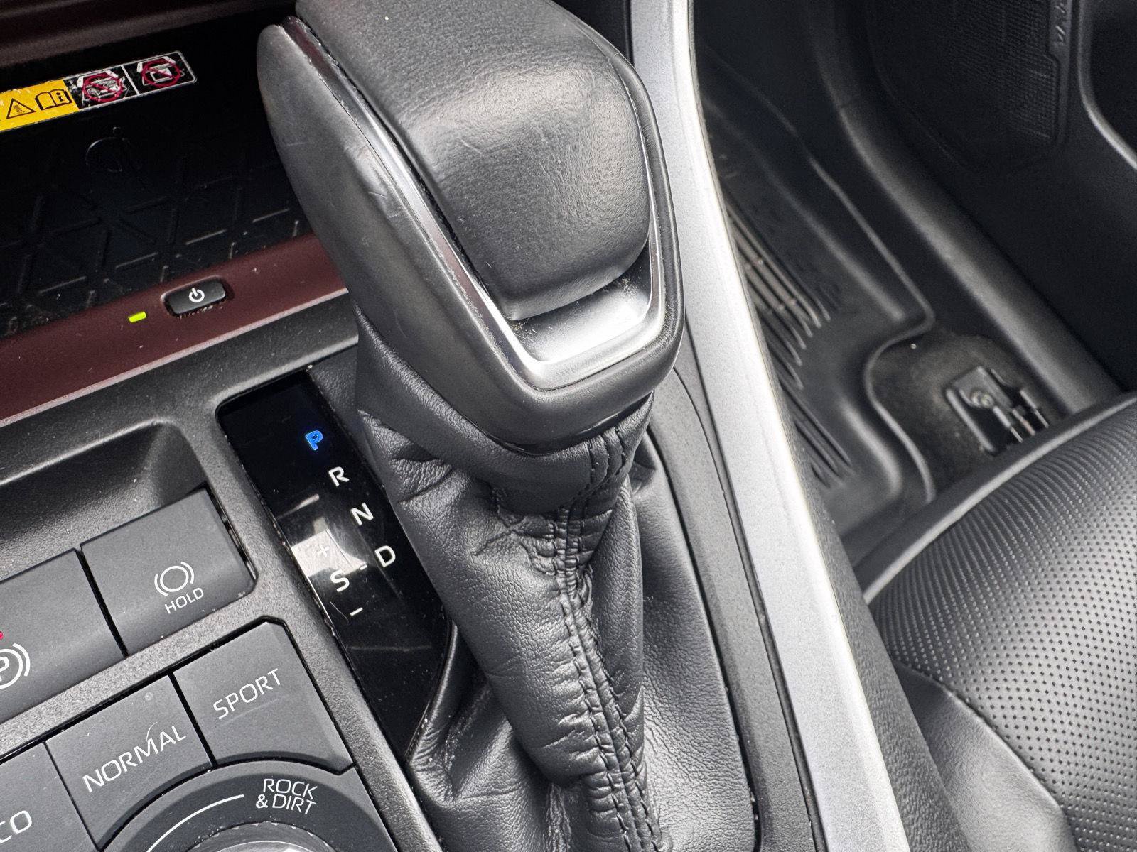 Used 2023 Toyota RAV4 Limited AWD/4WD image 30