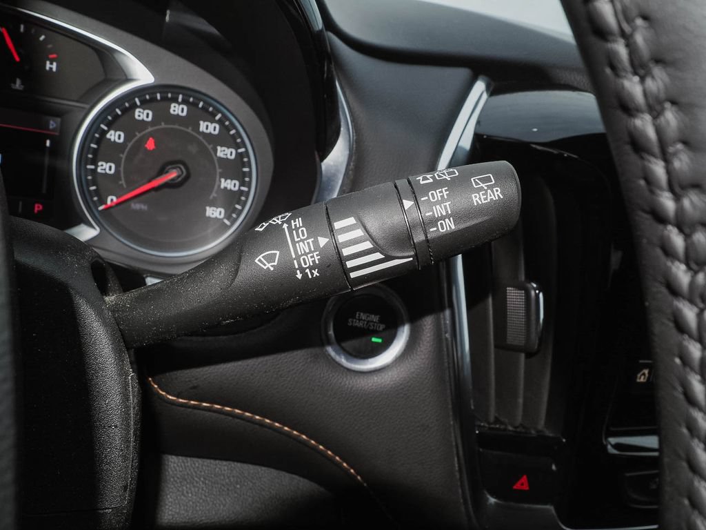 Used 2020 Chevrolet Traverse LT FWD image 33