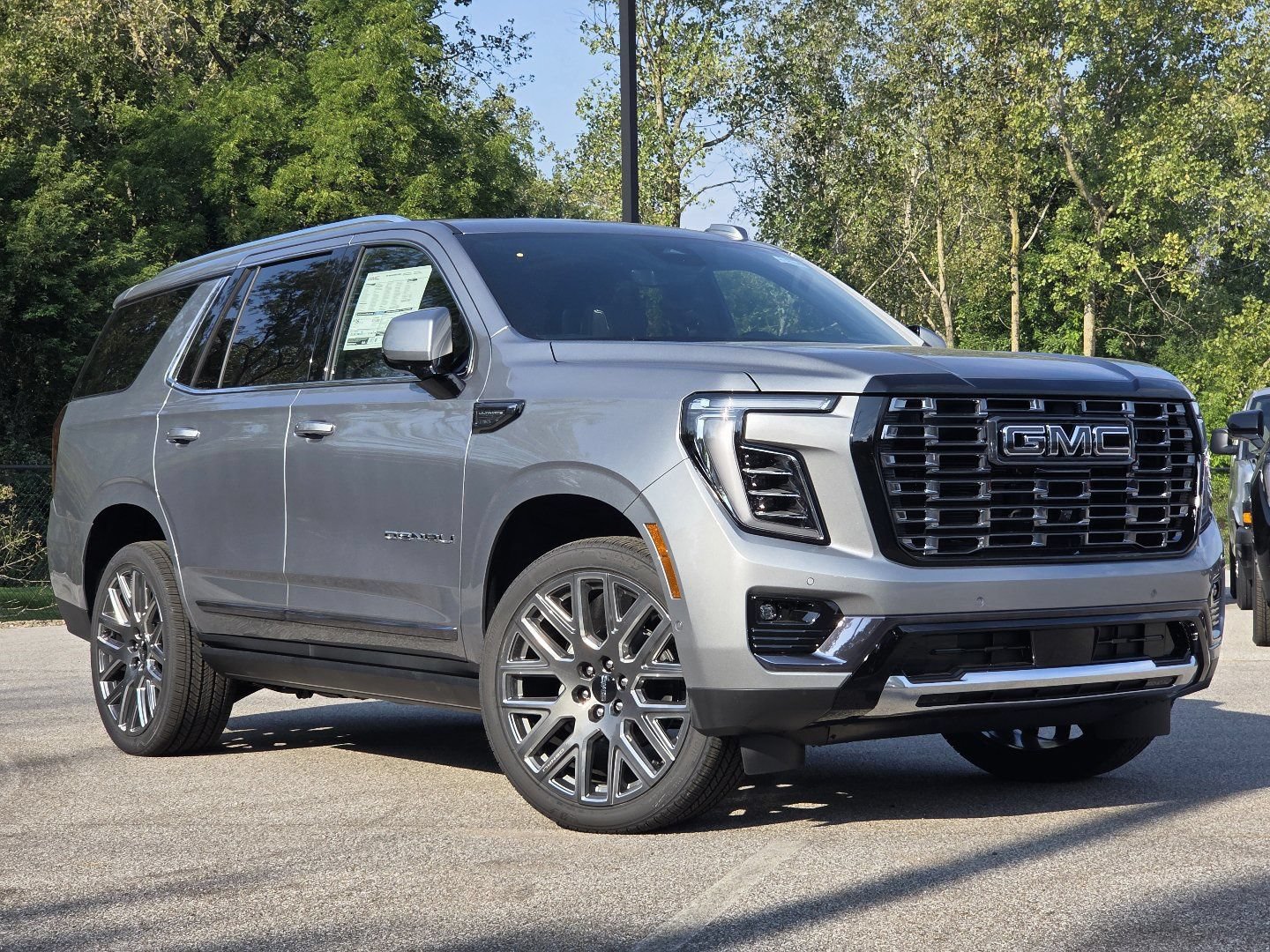 New 2026 GMC Yukon Denali Ultimate w/ LPO, Floor Liner Package AWD/4WD image 3