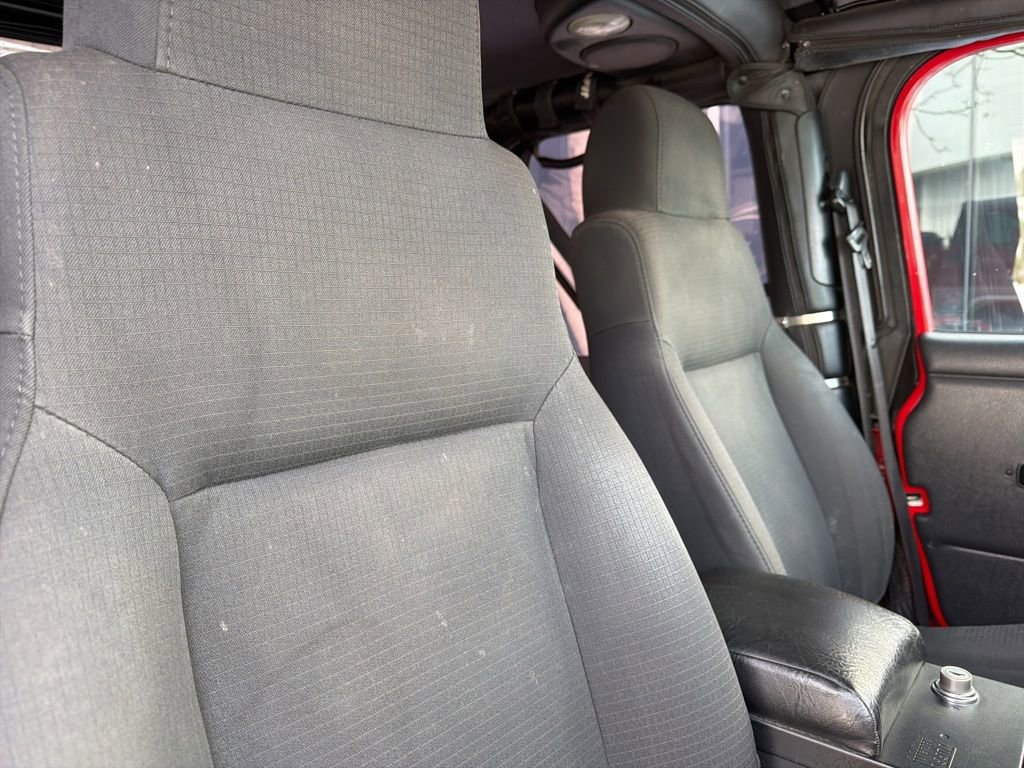 Used 2006 Jeep Wrangler Rubicon w/ Security Group image 39