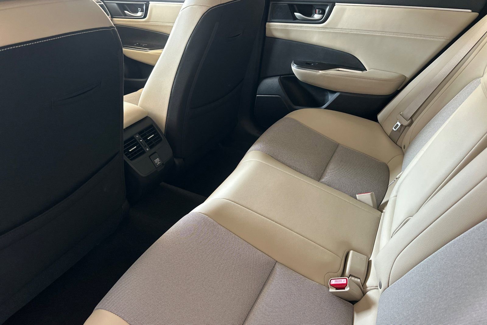 Used 2020 Honda Clarity Plug-In Hybrid image 12