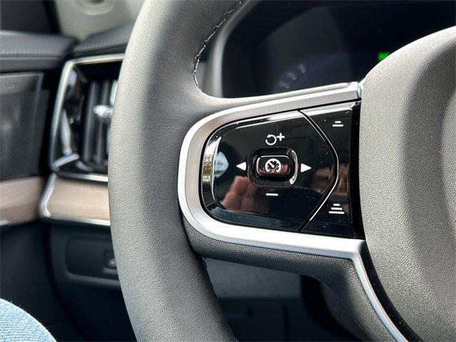 New 2026 Volvo XC90 B6 Plus w/ Protection Package image 10