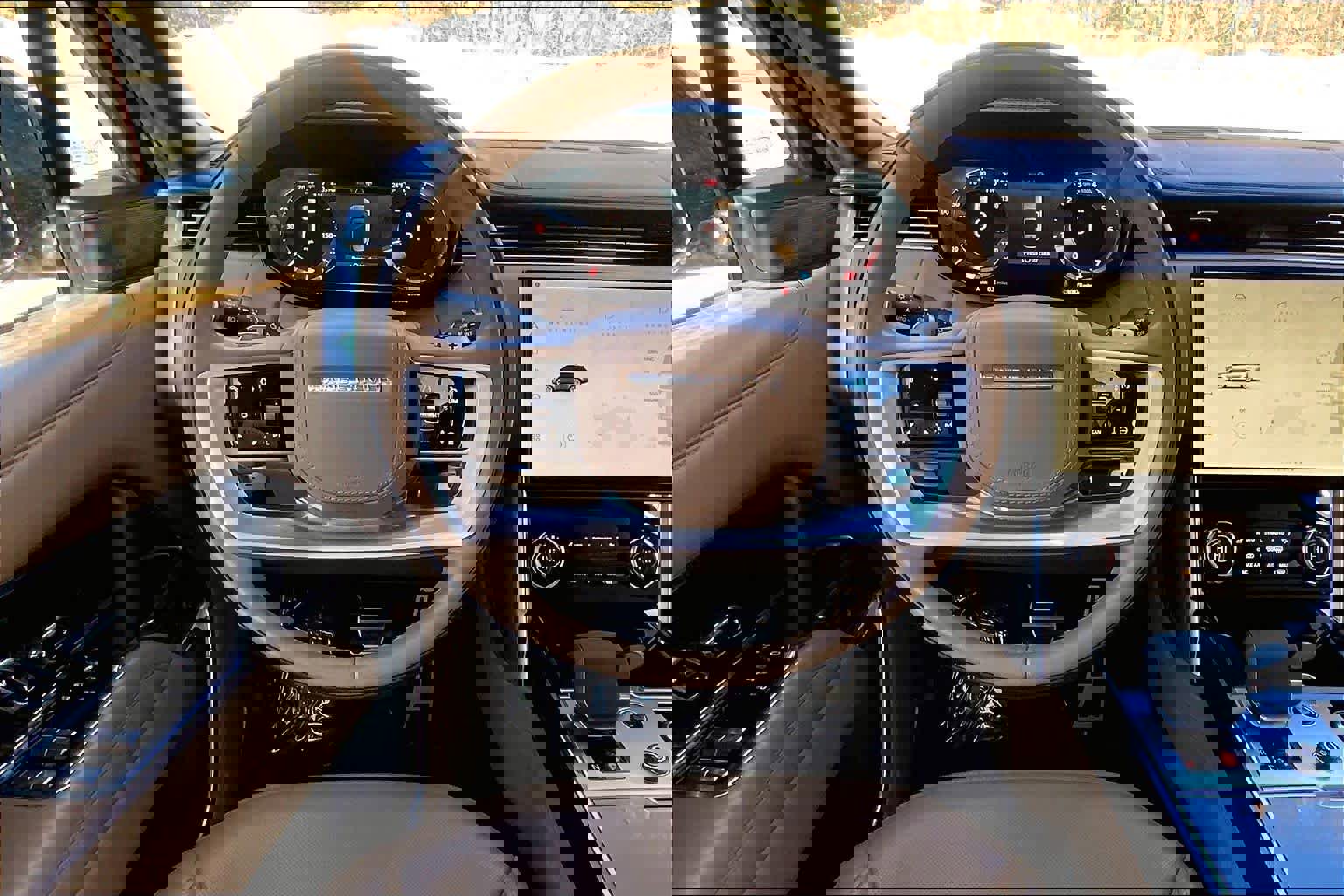 Used 2023 Land Rover Range Rover Autobiography image 6