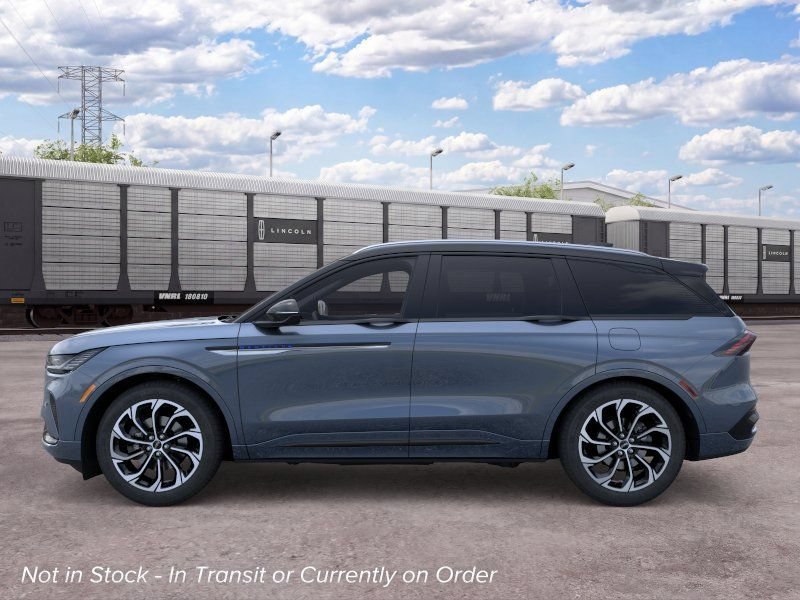 New 2026 Lincoln Nautilus Reserve AWD/4WD image 3