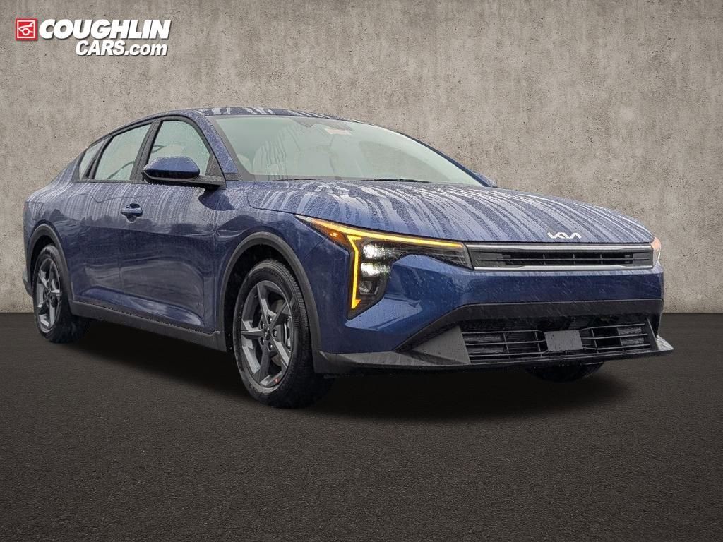 New 2025 Kia K4 LXS