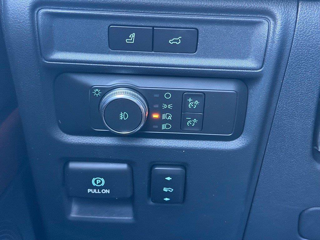 Used 2022 Ford Expedition Limited RWD image 16