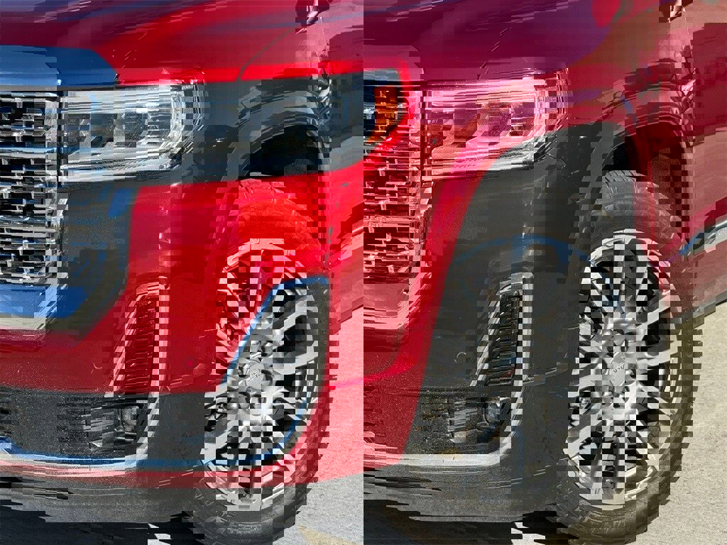 Used 2023 GMC Acadia Denali w/ Denali Ultimate Package image 2