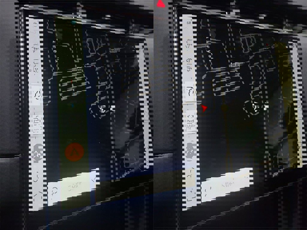 New 2024 Land Rover Discovery Sport S image 35