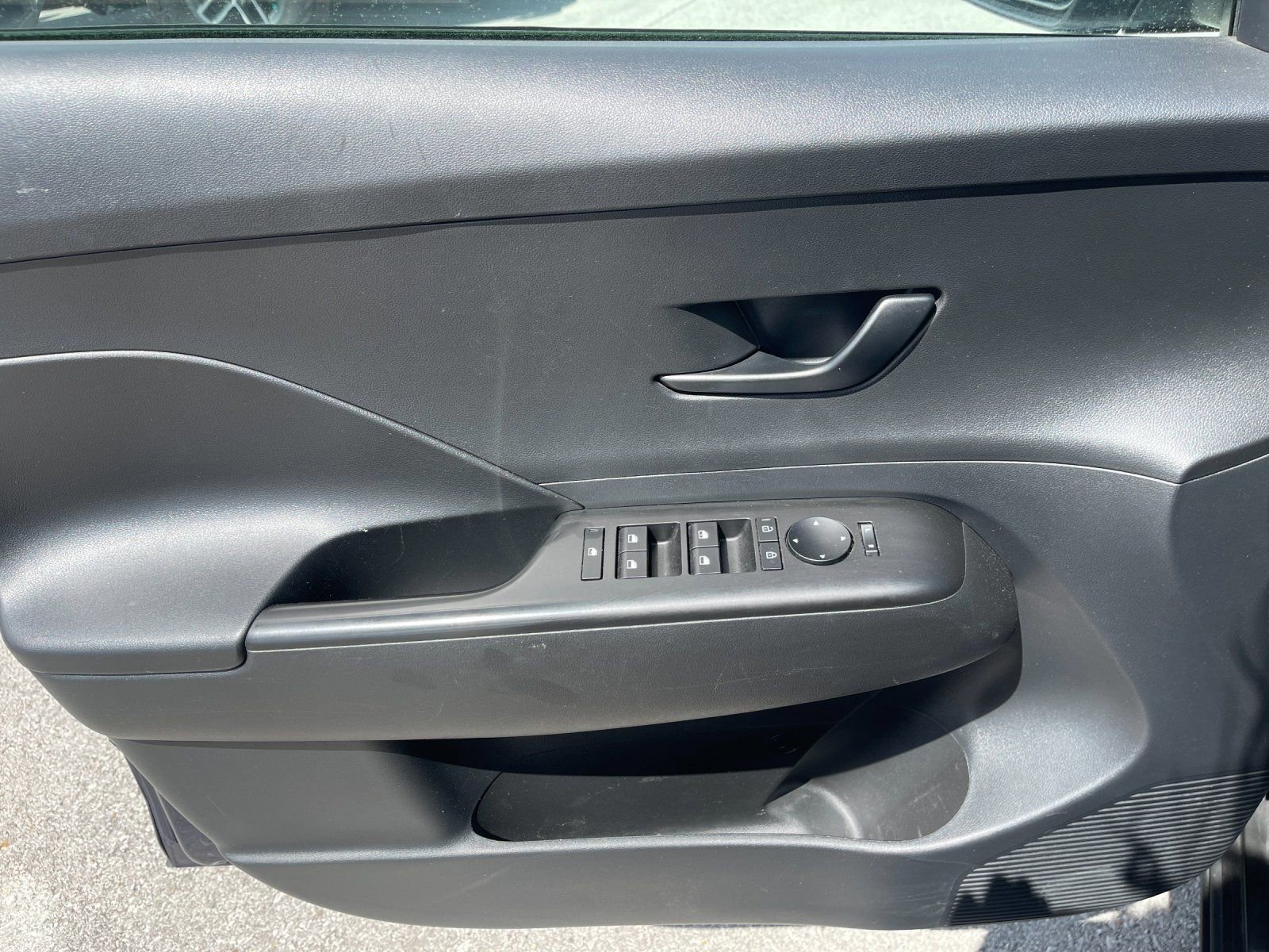 Used 2024 Hyundai Kona SEL image 12