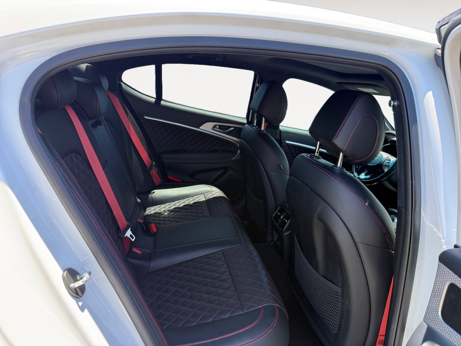 Used 2022 Genesis G70 3.3T RWD image 18