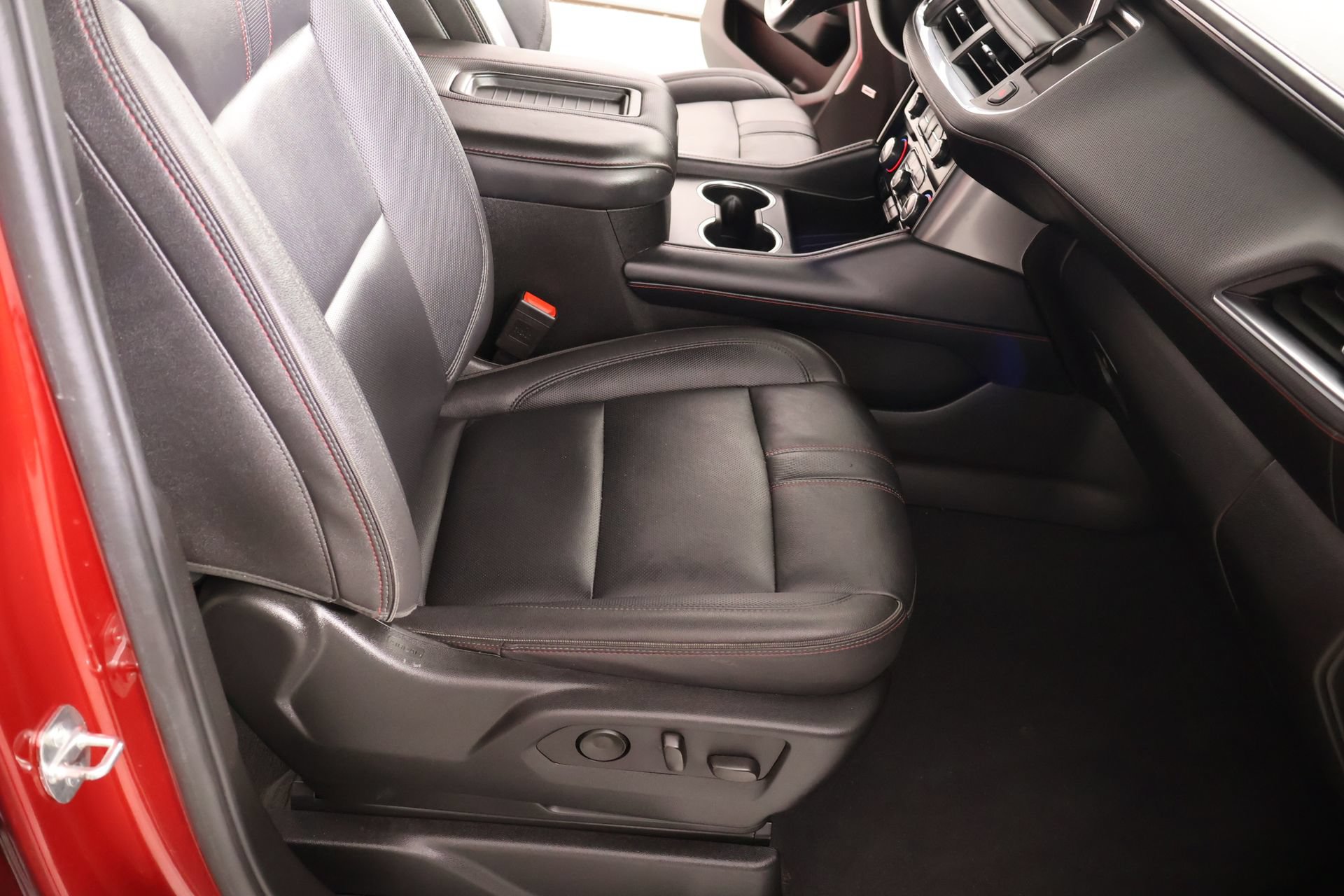 Used 2024 Chevrolet Tahoe RST w/ Luxury Package AWD/4WD image 14
