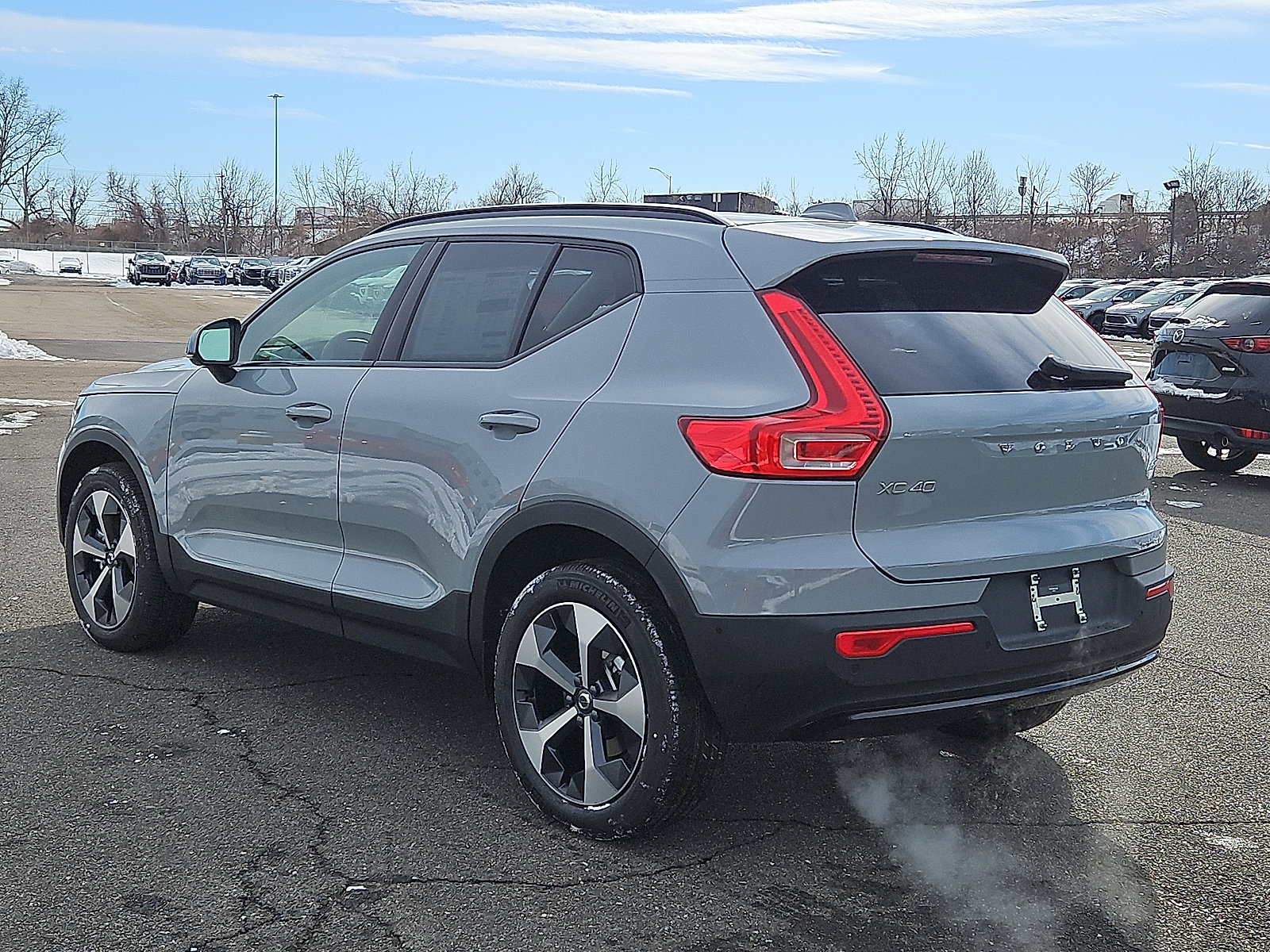 New 2026 Volvo XC40 B5 Plus w/ Protection Package Premier AWD/4WD image 4