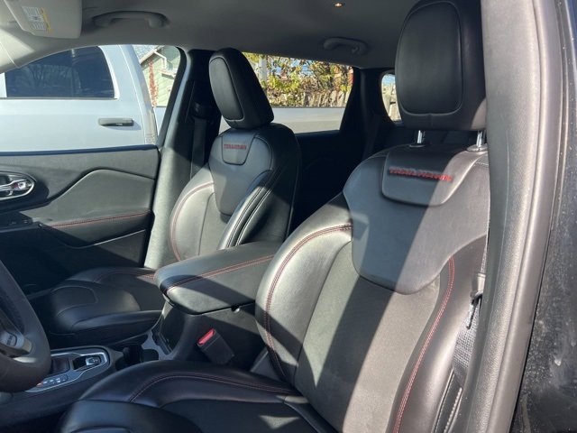 Used 2022 Jeep Cherokee Trailhawk image 24