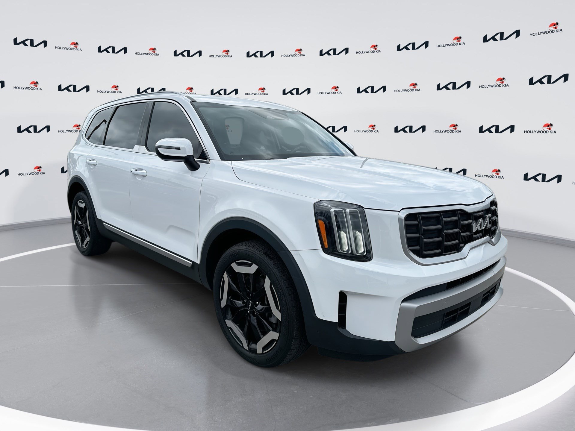 Used 2023 Kia Telluride S w/ S Sunroof Package