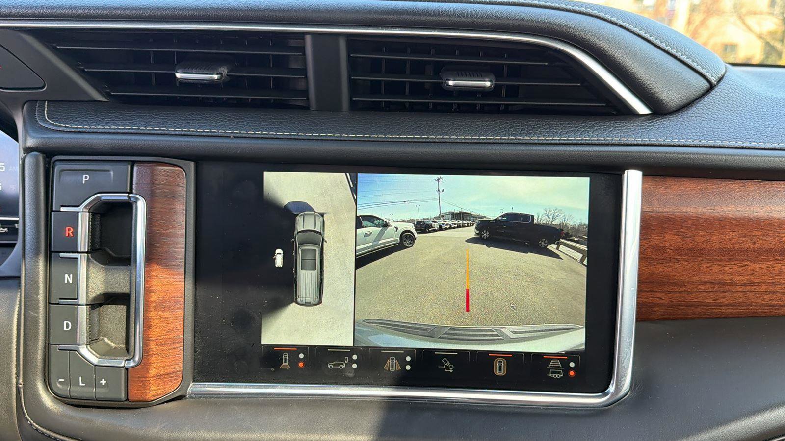 Used 2023 GMC Yukon Denali Ultimate image 22