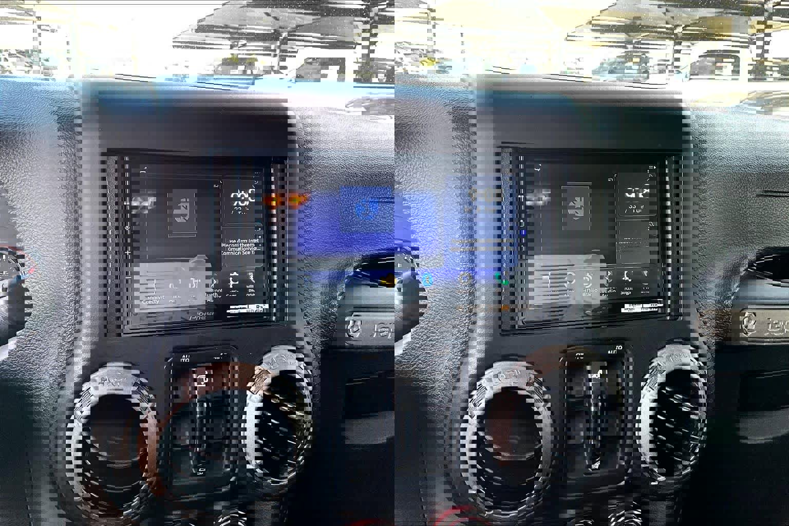 Used 2017 Jeep Wrangler Freedom Edition image 27